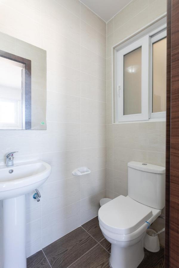 F5 Room 1, Private Double Room With Private Bathroom And Balcony In Shared Flat มซิดา ภายนอก รูปภาพ